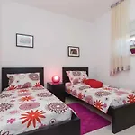 In - Istrien 43382 Apartamento Pula